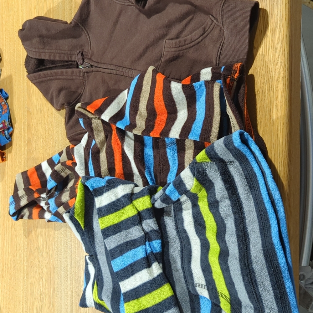 3t Hoodie Sweatshirt lot